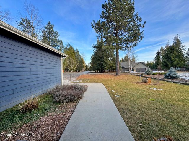 102 Park Ln, Sandpoint, ID 83864