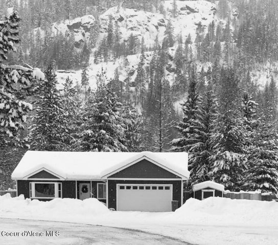 102 Park Ln, Sandpoint, ID 83864