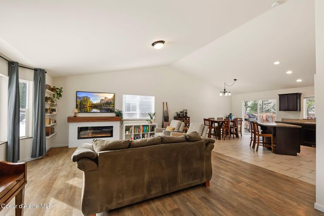 102 Park Ln, Sandpoint, ID 83864