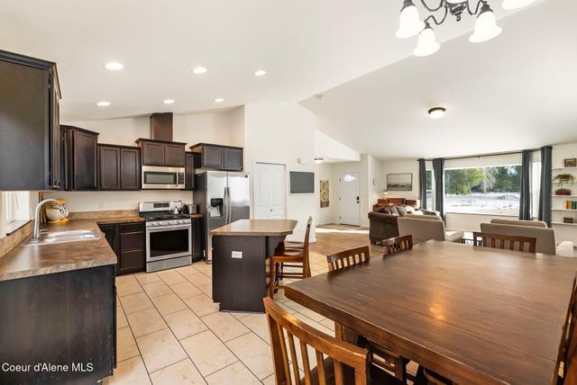 102 Park Ln, Sandpoint, ID 83864