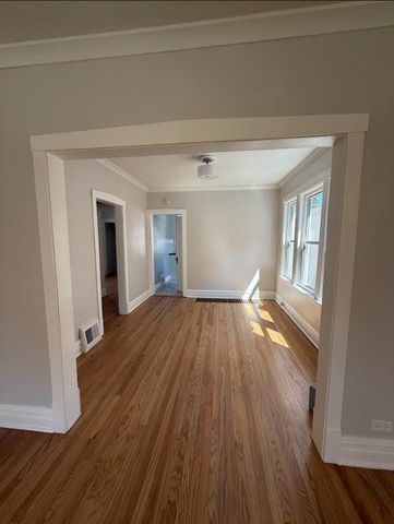3410 W 53rd Place, Chicago, IL 60632