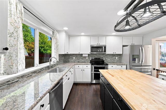 1221 85th Drive NE, Lake Stevens, WA 98258