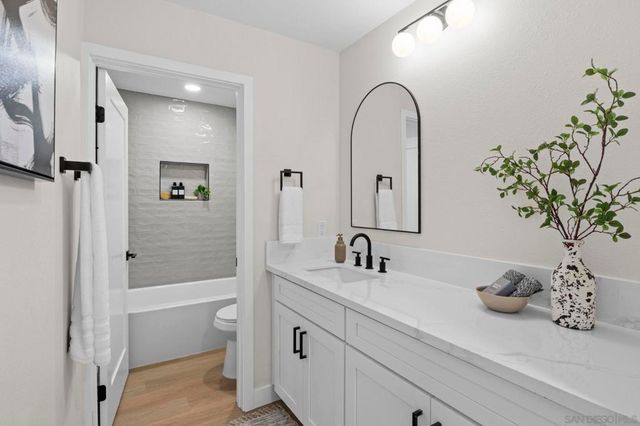 6196 Agee St 26, San Diego, CA 92122