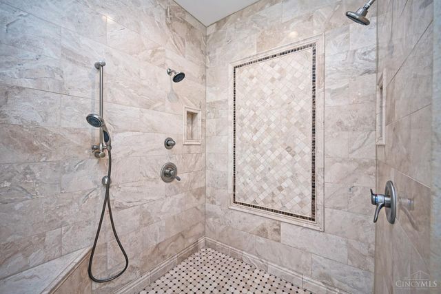 4389 N Mason Montgomery Road, Mason, OH 45040
