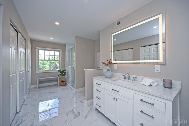 4389 N Mason Montgomery Road, Mason, OH 45040