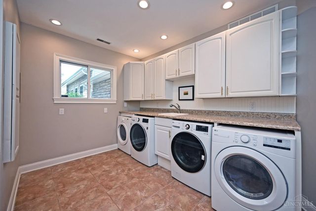 4389 N Mason Montgomery Road, Mason, OH 45040