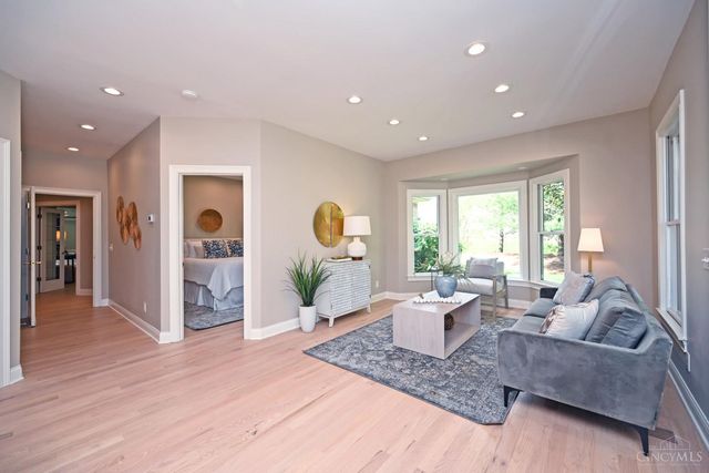 4389 N Mason Montgomery Road, Mason, OH 45040