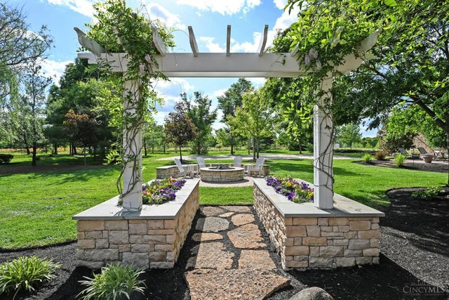 4389 N Mason Montgomery Road, Mason, OH 45040