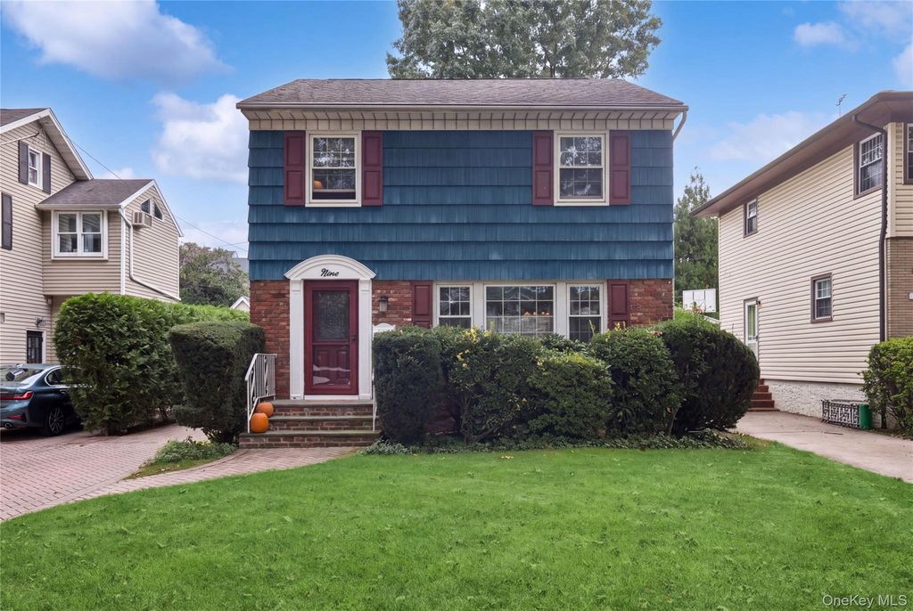 9 Monroe Street, Garden City, NY 11530 — exterior