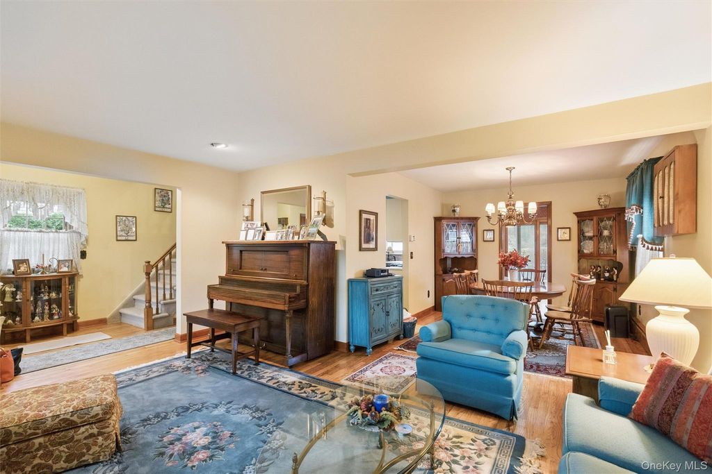 9 Monroe Street, Garden City, NY 11530 — photo 4