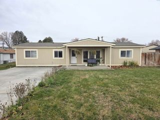 961 N 60th, West Richland, WA 99353