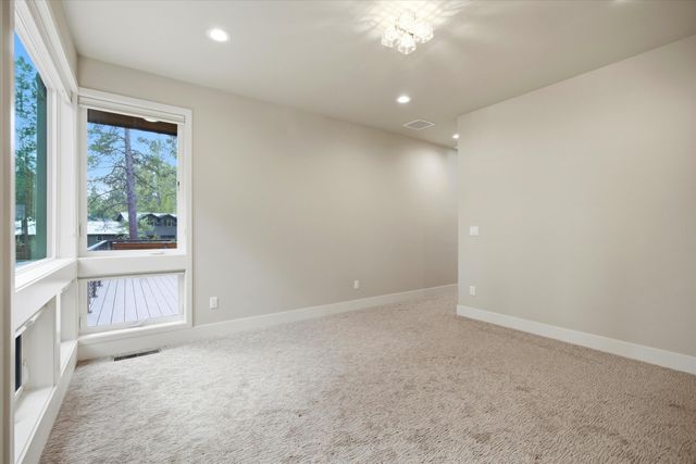 60734 Golf Village Loop, Bend, OR 97702