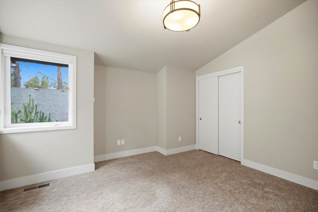 60734 Golf Village Loop, Bend, OR 97702