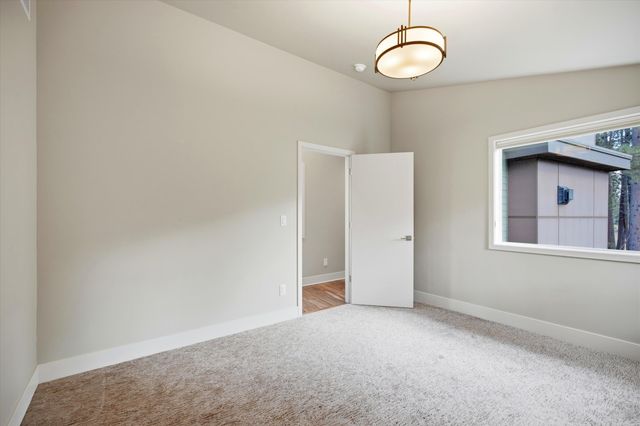 60734 Golf Village Loop, Bend, OR 97702