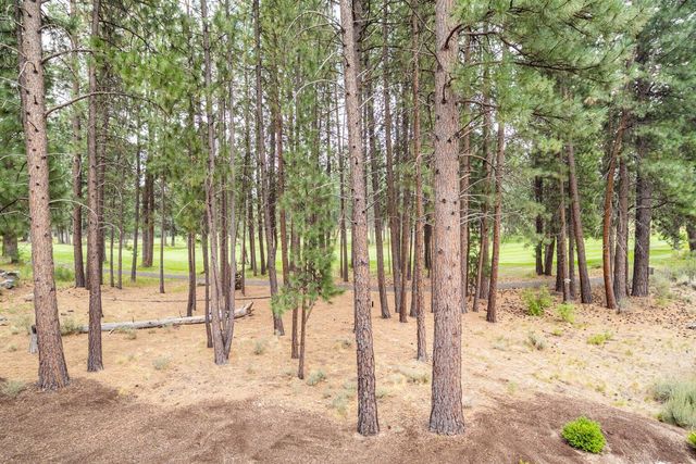 60734 Golf Village Loop, Bend, OR 97702