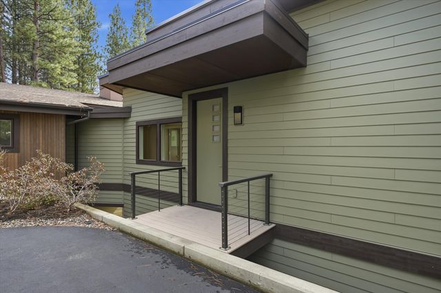 60734 Golf Village Loop, Bend, OR 97702