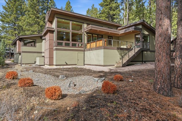 60734 Golf Village Loop, Bend, OR 97702