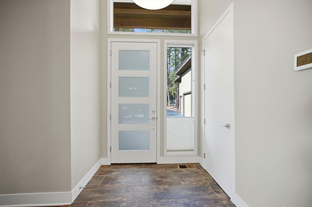 60734 Golf Village Loop, Bend, OR 97702