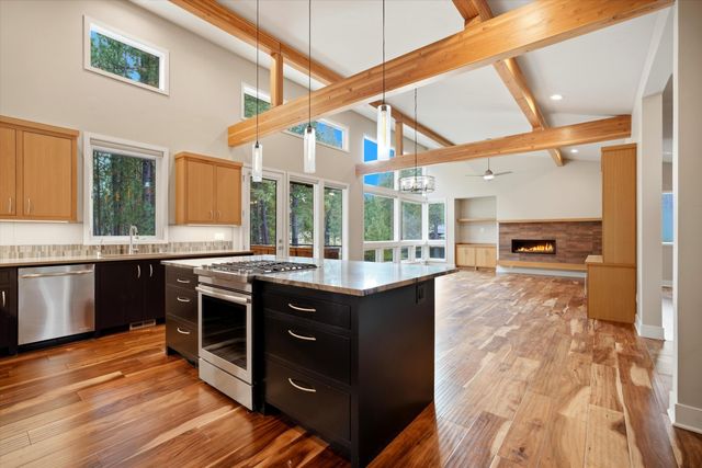 60734 Golf Village Loop, Bend, OR 97702