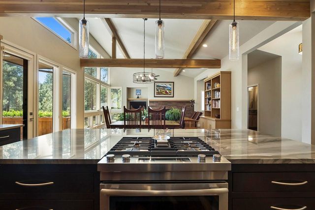 60734 Golf Village Loop, Bend, OR 97702