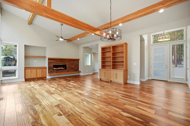 60734 Golf Village Loop, Bend, OR 97702