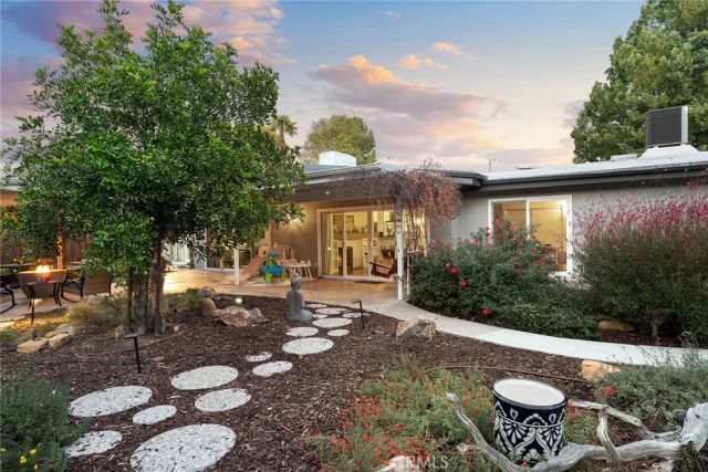 4835 Almidor Avenue, Woodland Hills, CA 91364