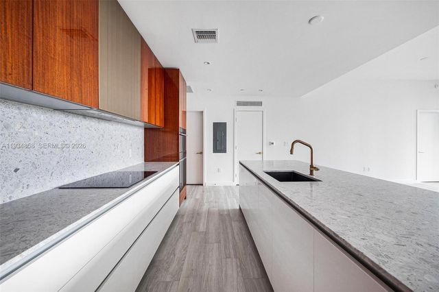 2678 Tigertail Ave 404, Miami, FL 33133