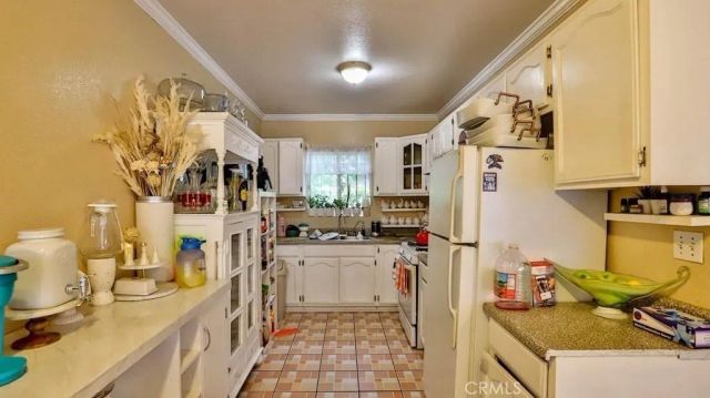 6414 S Hoover Street, Los Angeles, CA 90044