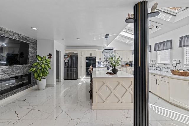 499 Madison St, Fall River, MA 02720