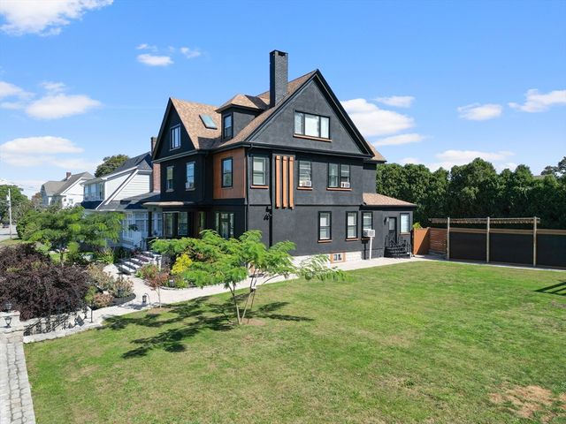 499 Madison St, Fall River, MA 02720