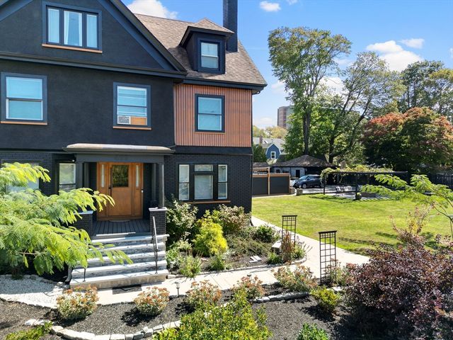 499 Madison St, Fall River, MA 02720