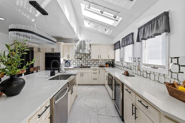 499 Madison St, Fall River, MA 02720