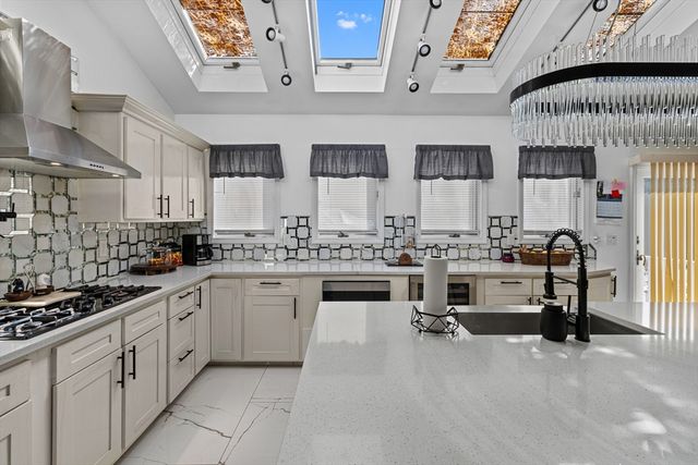 499 Madison St, Fall River, MA 02720