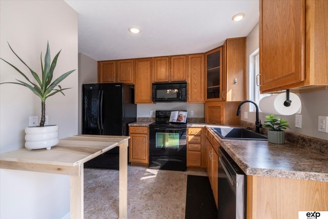 5363 S 194th Avenue, Omaha, NE 68135
