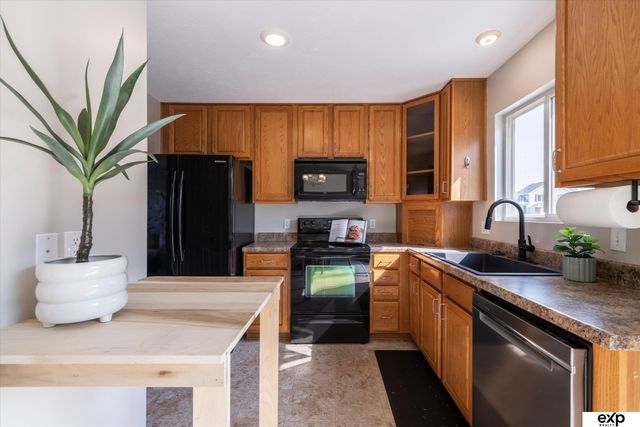 5363 S 194th Avenue, Omaha, NE 68135