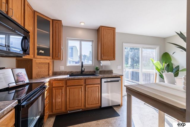 5363 S 194th Avenue, Omaha, NE 68135