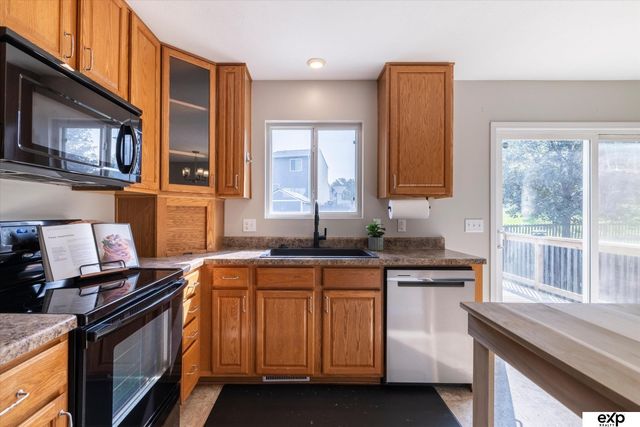 5363 S 194th Avenue, Omaha, NE 68135