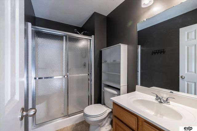 5363 S 194th Avenue, Omaha, NE 68135