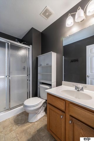 5363 S 194th Avenue, Omaha, NE 68135