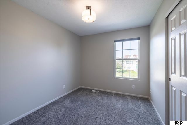 5363 S 194th Avenue, Omaha, NE 68135