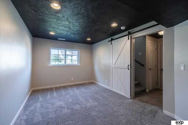 5363 S 194th Avenue, Omaha, NE 68135