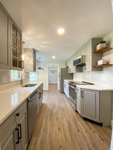 103 Powers St, Needham, MA 02492