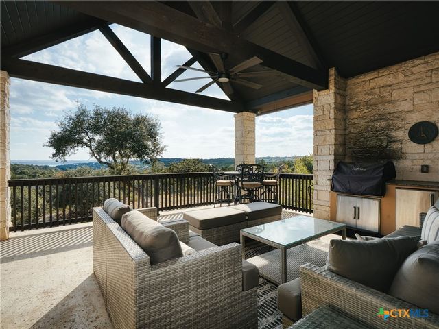 1651 Lake Ridge Boulevard, Canyon Lake, TX 78133