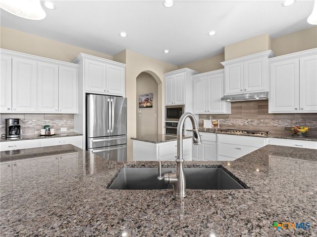 1651 Lake Ridge Boulevard, Canyon Lake, TX 78133