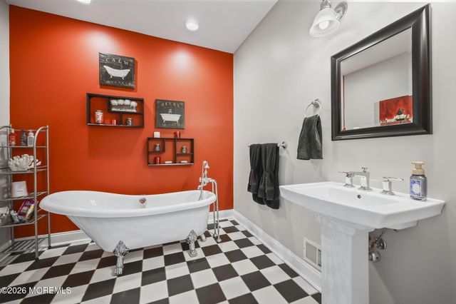 28 Gibson Drive, Hazlet, NJ 07730