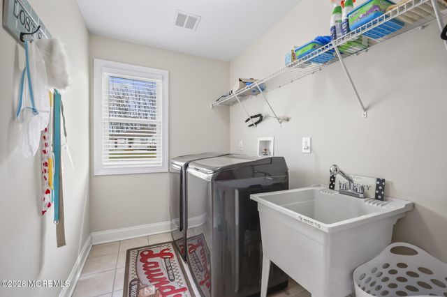 28 Gibson Drive, Hazlet, NJ 07730