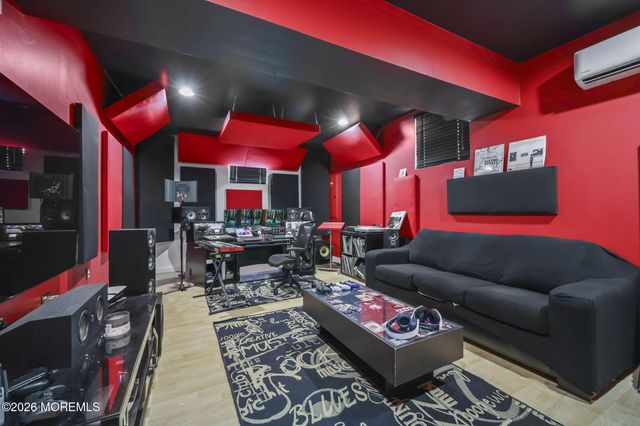 28 Gibson Drive, Hazlet, NJ 07730