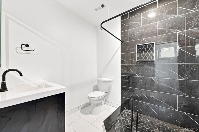 25511 Dartmouth Street, Dearborn Heights, MI 48125