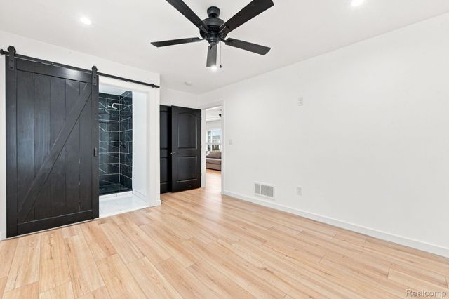 25511 Dartmouth Street, Dearborn Heights, MI 48125