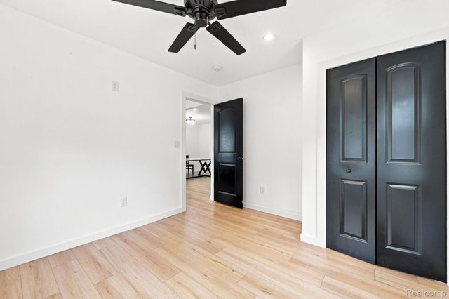 25511 Dartmouth Street, Dearborn Heights, MI 48125